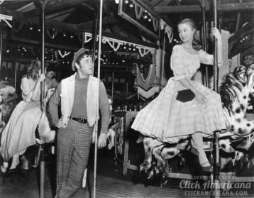 Shirley-Jones-with-MacRae-from-Carousel-1956-630x492.jpg