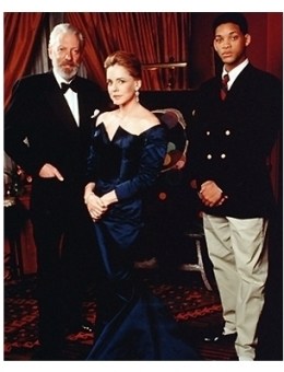 six-degrees-of-separation-movie-stills_5363179-305x400